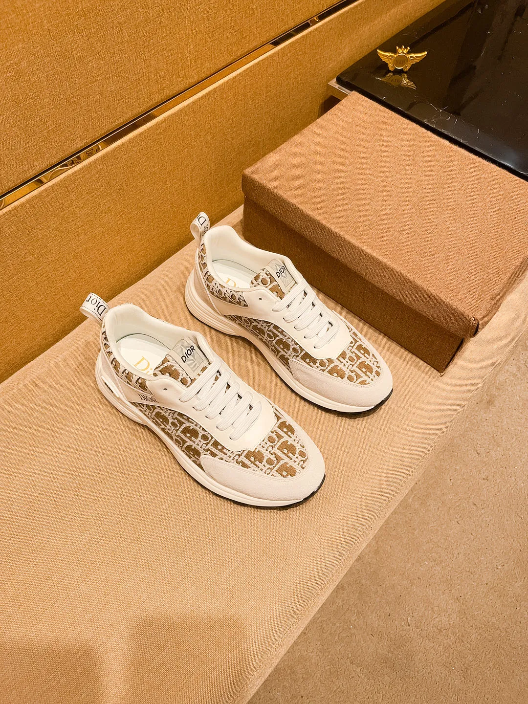 Men's shoes 💰 440💰【Dior】🔥 High-end men's shoes brand official website 1:1 latest masterpiece: the upper is made of Italian imported first-layer cowhide with a comfortable and breathable lining➕original non-slip and wear-resistant outsole🔥, making walking more convenient and comfortable! An exclusive new model, a stunning work, a beautiful 1:1 replica [color] compared to the official quality! Create a fashionable personality to set off your uniqueness! A must-have for trendy men! Classic🔥Size: 38-44 Color: 🔥Multiple colors available🔥.